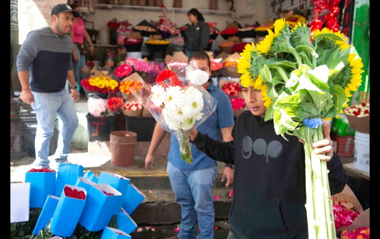 Comentan que algunos arreglos de flores subieron hasta 800 pesos cuando en una temporada normal se venden en 400. EL INFORMADOR/G. Gallo