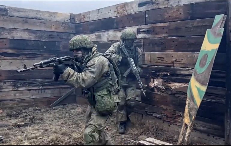 Reportes de Estados Unidos indican que Rusia desplazó más de 100 mil efectivos a la frontera con Ucrania. EFE/Servicio de Prensa del Ministerio de Defensa rusa
