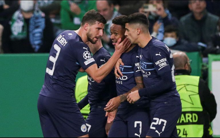 GRAN MOMENTO. El Manchester City se paseó por el campo y doblegó 5-0 al Sporting. EFE/T. Petinga