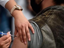 La medida se toma ante el alto número de personas mayores de 40 años que no se han inmunizado contra el COVID. AFP/A. Estrella