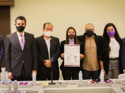 En la firma del convenio estuvo Guillermo Zepeda Leucona, titular del IJA, entre otros. ESPECIAL