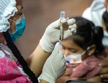 Alrededor del 85% de los niños mayores de 12 años en Reino Unido están completamente vacunados. AFP/C. Vega