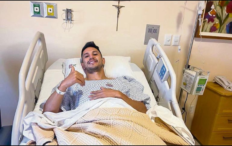 Fuera. Molina fue operado y estará fuera de 7 a 9 meses. @Chivas