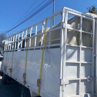 Hallan a 59 migrantes dentro de tinacos en Nuevo León