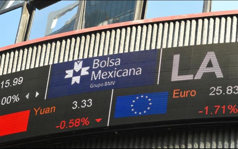 En la jornada, el peso mexicano se apreció un 0.34% frente al dólar, al cotizar a 20.28 unidades por billete verde en el mercado interbancario. EFE / ARCHIVO