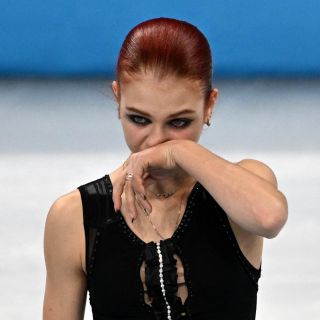 Beijing 2022: Alexandra Trusova rompe en llanto tras no ganar el oro en patinaje artístico