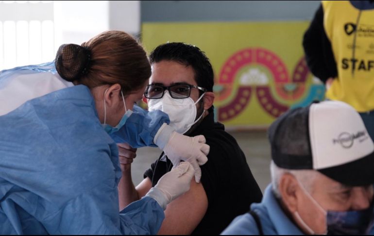 Podrán acudir por su tercera dosis los mayores de 30 que se vacunaron antes del 21 de octubre. ESEPCIAL