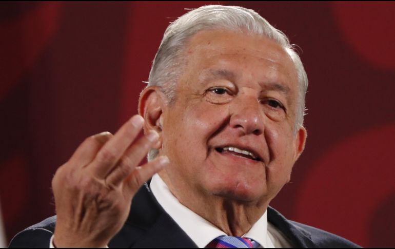 El Presidente López Obrador reiteró que su gobierno atiende la demanda de resolver los asesinatos de los periodistas asesinados. EFE/J. Méndez
