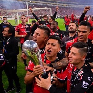 Atlas: Los rojinegros, con paso de título