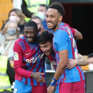 Aubameyang se destapa con triplete ante Valencia