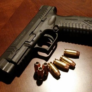 Niño lleva un arma a la secundaria y se dispara en la Ciudad de México