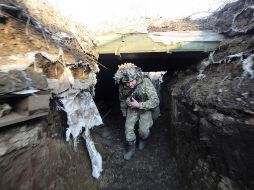 Ebrard aseguró que seguirán apoyando a las familias mexicanas que se encuentren en Ucrania. EFE / A. Yakubovych
