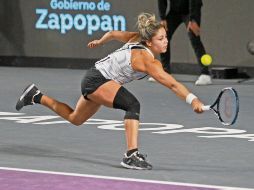 Exigida. La tenista mexicana se tuvo que emplear a fondo para poder competir con su rival polaca en el Complejo Panamericano de Tenis. El Informador/ A. Camacho