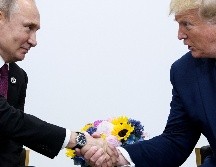 El ex presidente de EU, Donald Trump, presumió su estrecha relación con Vladimir Putin, señalando que la crisis de Ucrania no habría ocurrido durante su gobierno. AFP / ARCHIVO