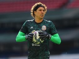 SE SALVA. Guillermo Ochoa es el único jugador con jerarquía que ve Luis Hernández en el Tri. IMAGO7