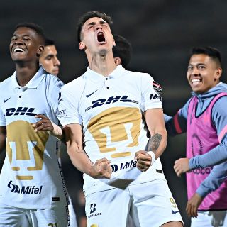 Pumas cumple y derrota a Saprissa