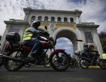 Los motociclistas aseguran que a bordo de los autos también se cometen ilícitos, y no hay restricciones para ellos. EL INFORMADOR/ARCHIVO