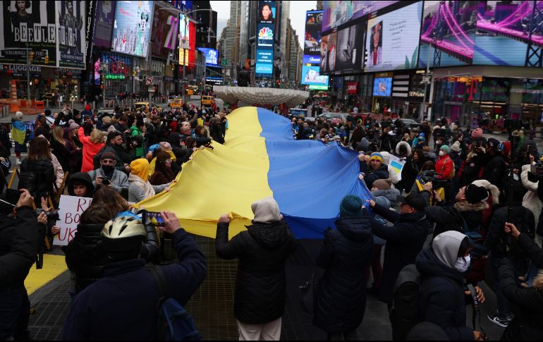 Ucranianos repudian desde Nueva York la intervención militar rusa en su país. EFE / J. Lane