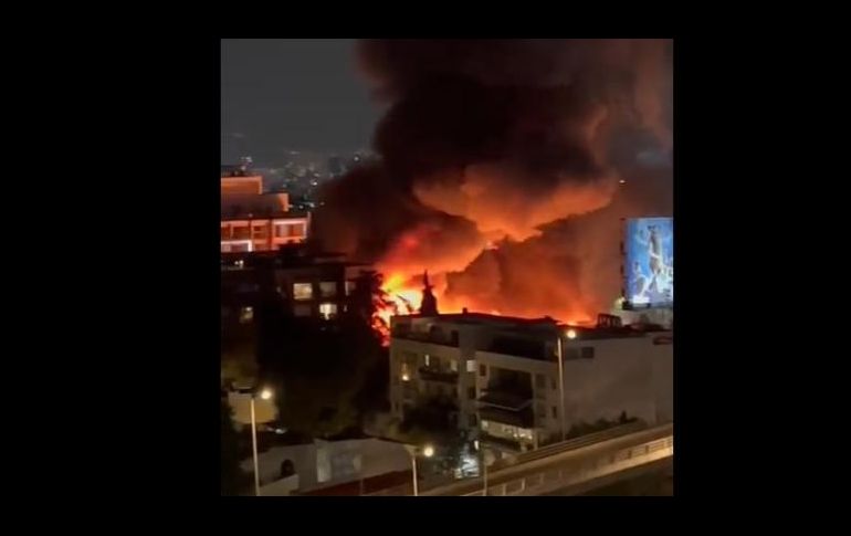 El incendio se registra en un negocio de papelería en la Ciudad de México. ESPECIAL
