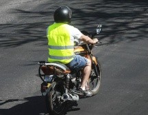 La propuesta anunciada por el regidor emecista, Luis Cisneros Quirarte, plantea que las motocicletas donde viajen dos personas no podrían circular en puntos como el Centro Histórico o Chapultepec. EL INFORMADOR / ARCHIVO