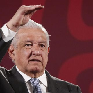 AMLO acusa al Tribunal Electoral de confundir información con propaganda
