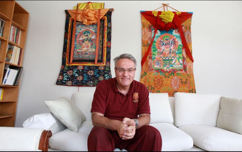 Lama Tony Karam. El fundador de la Casa Tíbet México posa desde la sede de Guadalajara. EL INFORMADOR/A. Camacho