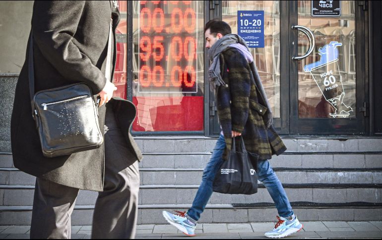 La prohibición anunciada es una acción coordinada con los aliados y que inmoviliza activos rusos en todo el mundo. AFP / A. Nemenov
