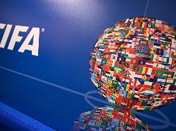 La postura de la FIFA llega luego de que algunos aficionados han pedido que se quite la sede del mundial a México. ARCHIVO