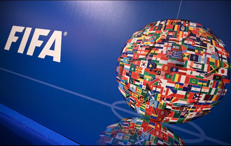La medida fue adoptada por el Buró del Consejo de la FIFA y el Comité Ejecutivo de la UEFA, los máximos órganos de decisión de ambas instituciones. AFP