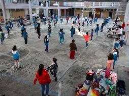 El pasado 22 de febrero, padres de familia se manifestaron en la escuela primaria urbana 1238 por la reincorporación de la docente. SUN/ARCHIVO