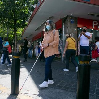 En día contra discriminación, ciegos piden calles más accesibles y seguras