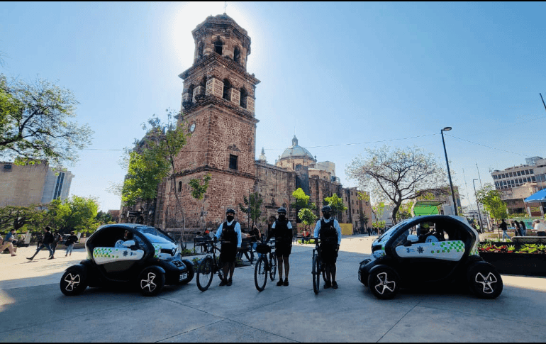 El dispositivo de la Comisaría de la Policía de Guadalajara estará conformado por 40 elementos operativos, vehículos eléctricos Twizy, Segway, los cuales se sumarán a la vigilancia del centro. CORTESÍA