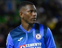 La afición abucheó a Bryan Angulo durante el juego contra Santos Laguna. IMAGO7