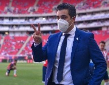 La directiva encabezada por Amaury Vergara le ha dado la confianza a Leaño, pese a que apenas ha podido ganar cuatro de 16 partidos dirigidos. IMAGO7
