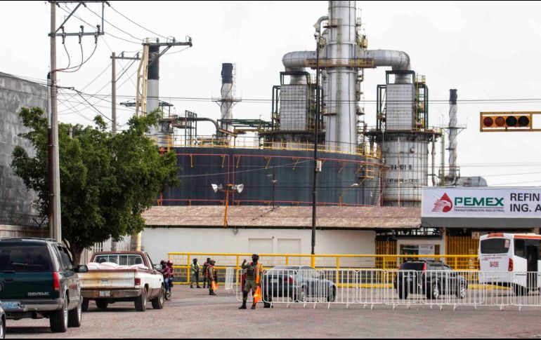 Pemex procesó en sus refinerías 800 mil barriles diarios y en un año elevó su uso de capacidad de 42.8 a 48.8 por ciento. SUN/Archivo
