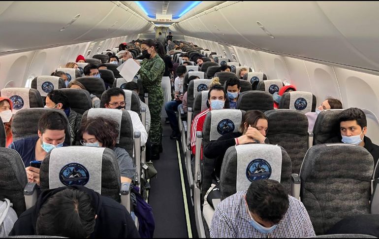 Se trata del primer avión con mexicanos que regresa al país tras el conflicto entre Rusia y Ucrania. TWITTER / @SRE_mx