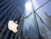 Apple sigue el camino de otras compañías retirándose de territorio ruso. AP/ARCHIVO