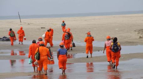 Entre los beneficiarios se encuentran pescadores de las zonas costeras que perdieron su medio de trabajo por la contaminación. NOTIMEX/Archivo