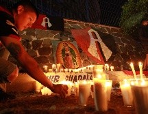Aficionados del Atlas acudieron alrededor de las 22:00 horas a la afueras del Estadio Jalisco. EL INFORMADOR/ A. CAMACHO