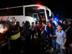 De acuerdo con autoridades, hasta el momento no se han reportado personas muertas en el enfrentamiento entre aficionados de Querétaro y Atlas. EFE / F. Atilano