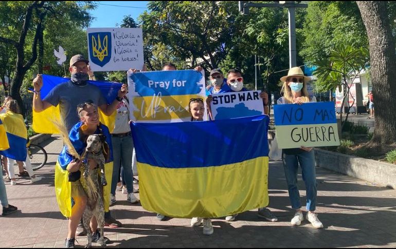 Ucranianos salieron a las calles de Guadalajara a más de una semana de la invasión rusa. EL INFORMADOR / E. Franco