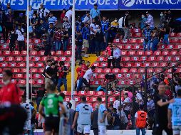 Tras el pleito del sábado 5 de marzo entre los aficionados de Atlas y Querétaro, y muchos han recordado que la rivalidad nació en el año 2007 tras una dura derrota de los Gallos ante los Rojinegros. IMAGO7