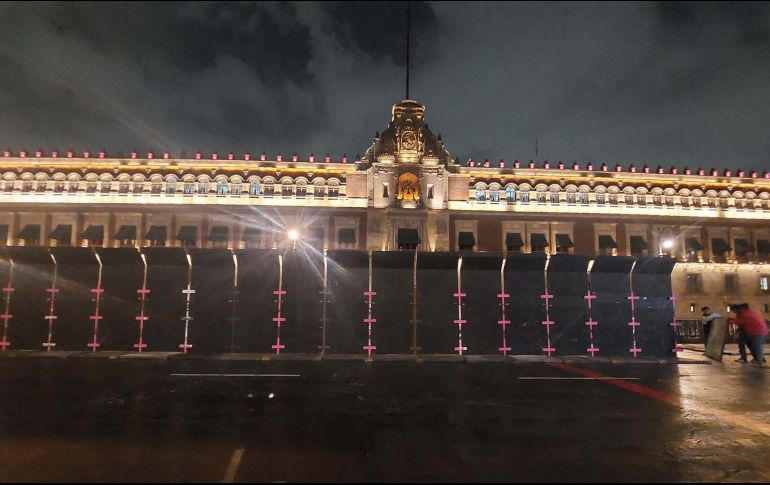 El Palacio Nacional fue blindado por el Gobierno federal previo al Día Internacional de la Mujer. SUN