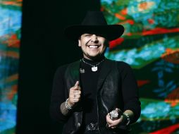 Nodal fue captado con una joven a su llegada al aeropuerto de Tabasco para dar un concierto de su gira 