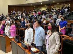 Los legisladores guardaron un minuto de silencio por el asesinato del diputado Jesús Zúñiga. TWITTER / @LegislativoJal