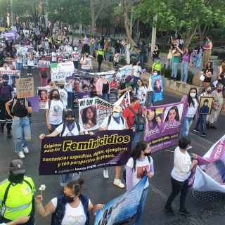 Inicia segunda marcha de la Mujer en Guadalajara