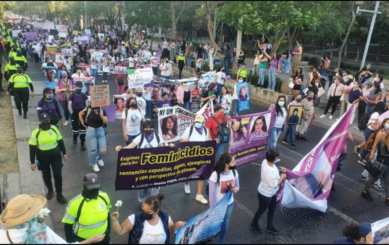 La segunda marcha 8M partió de la Glorieta de los Desaparecidos hacia la Antimonumenta en el Centro de Guadalajara. EL INFORMADOR / G. Gallo