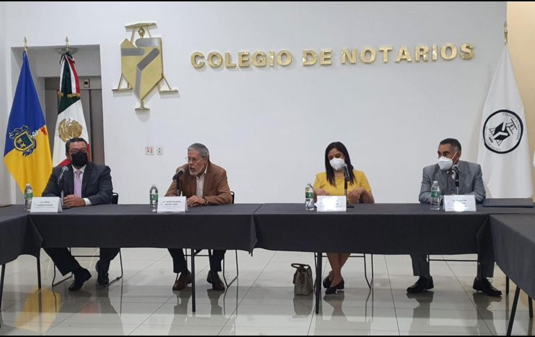 Afirman que las las capacitaciones constantes que reciben como notarios se abrirán a la sociedad en transmisiones en vivo. EL INFORMADOR / Y. Mora