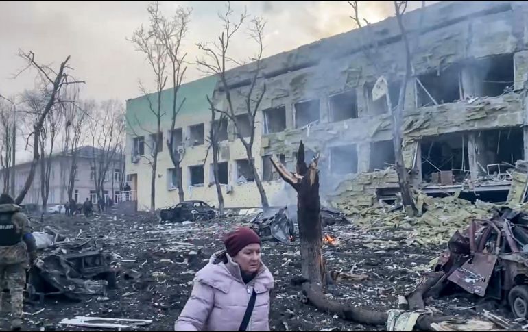 Mariupol tenía 450 mil habitantes antes del inicio de la invasión rusa a Ucrania. AP