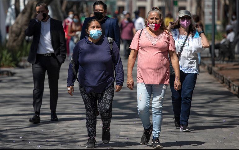 México es el decimosexto país en el mundo en número de contagios COVID confirmados y es el quinto con más decesos por esta causa. EFE / I. Sandoval